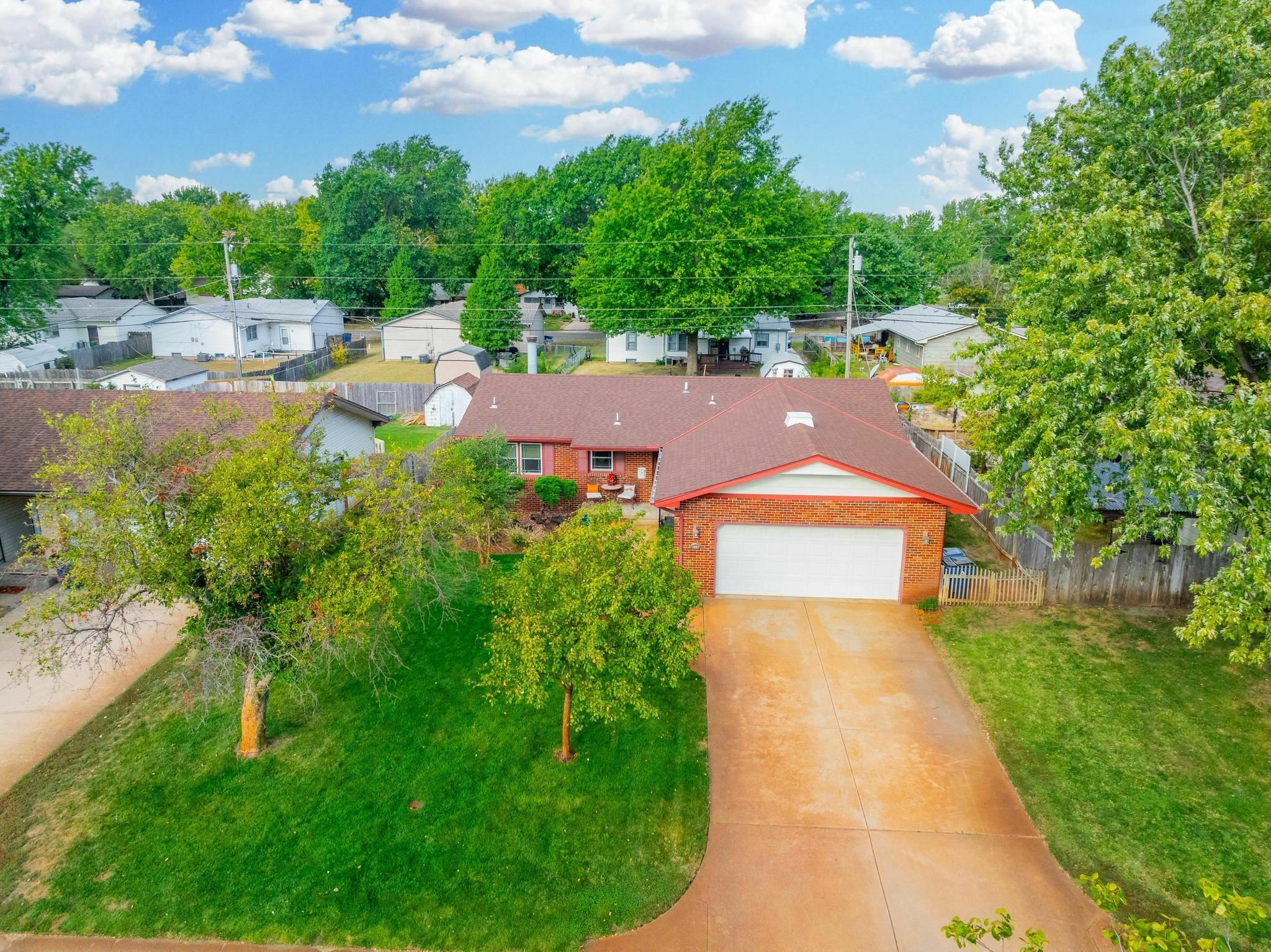 Property Photo:  439 N Emporia  KS 67147 