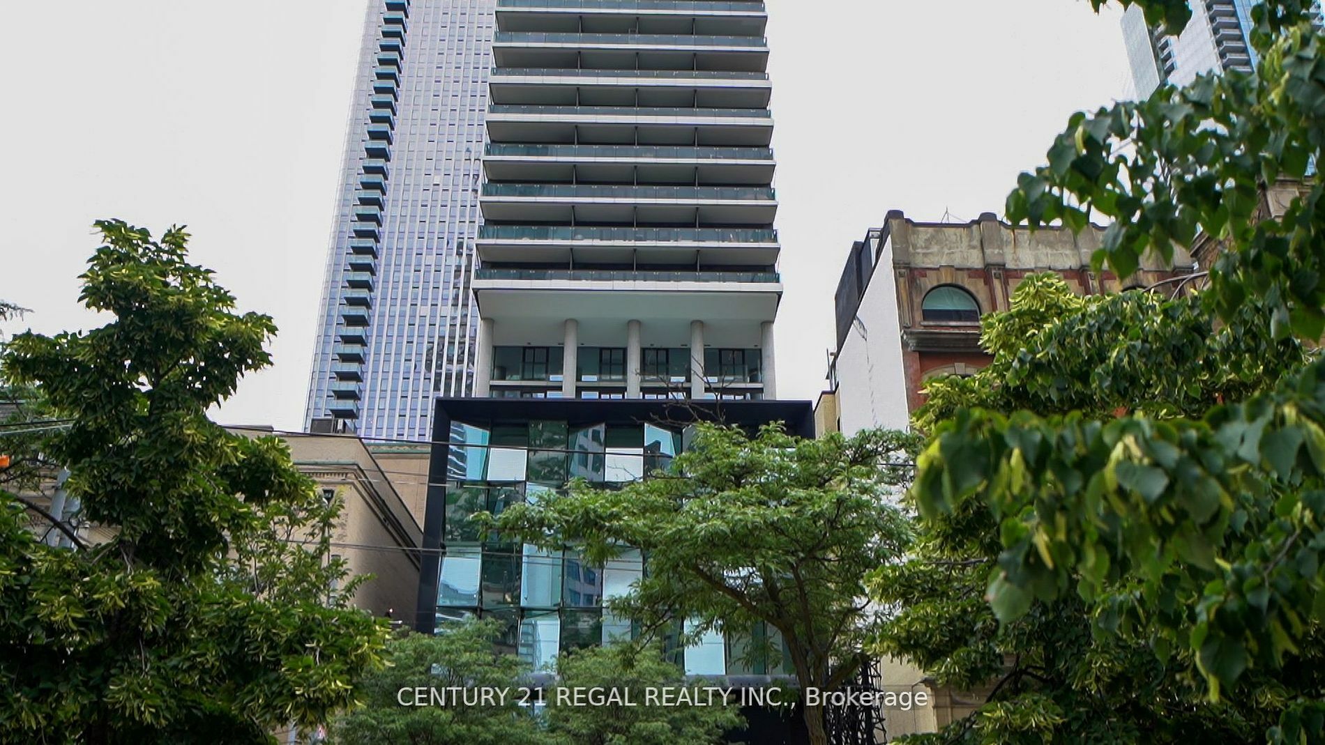 Property Photo:  224 King St W 403  ON M5H 0A6 