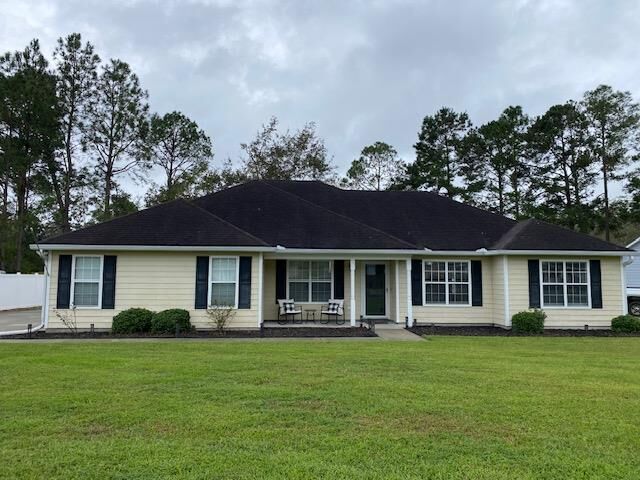 Property Photo:  706 Edgewater Place  GA 31632 