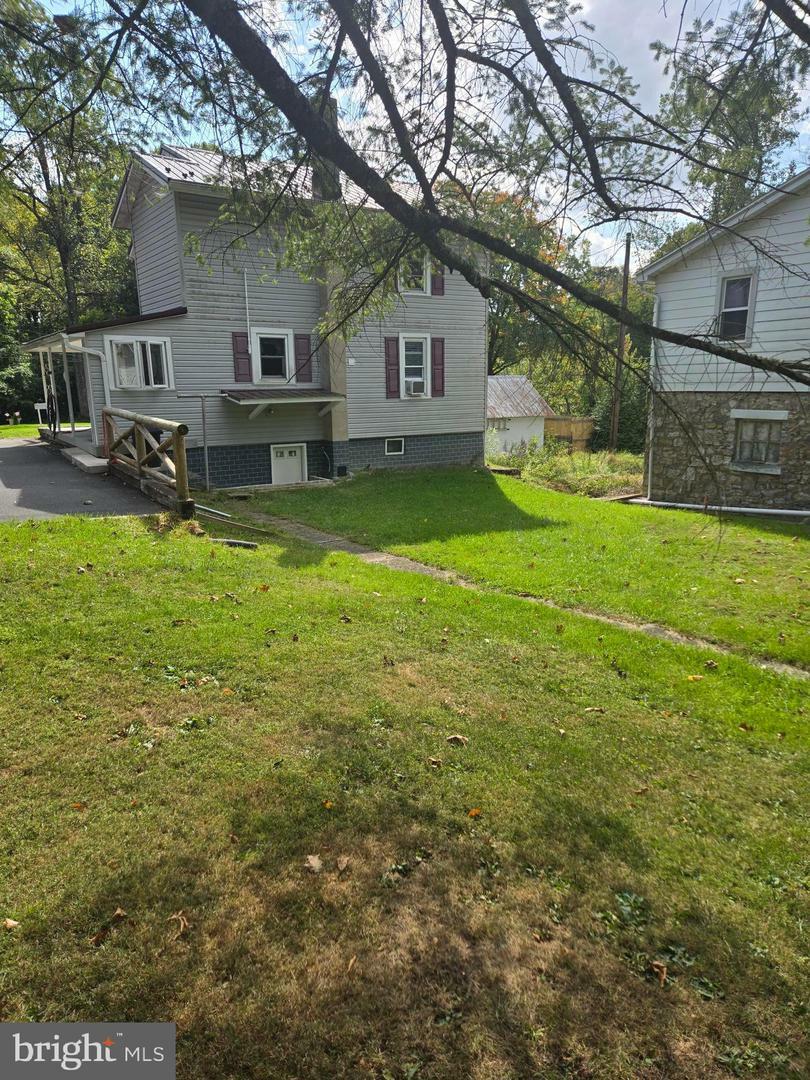 Property Photo:  1458 Mountain Road  PA 19526 