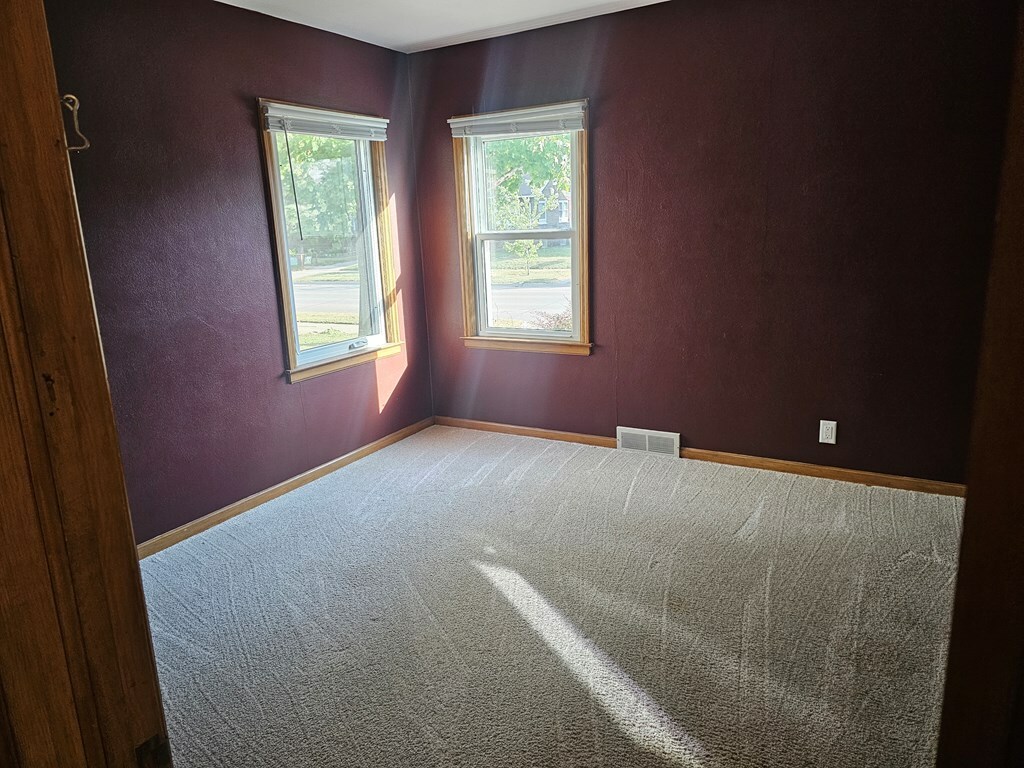 Property Photo:  1902 6th Ave North  IA 50501 