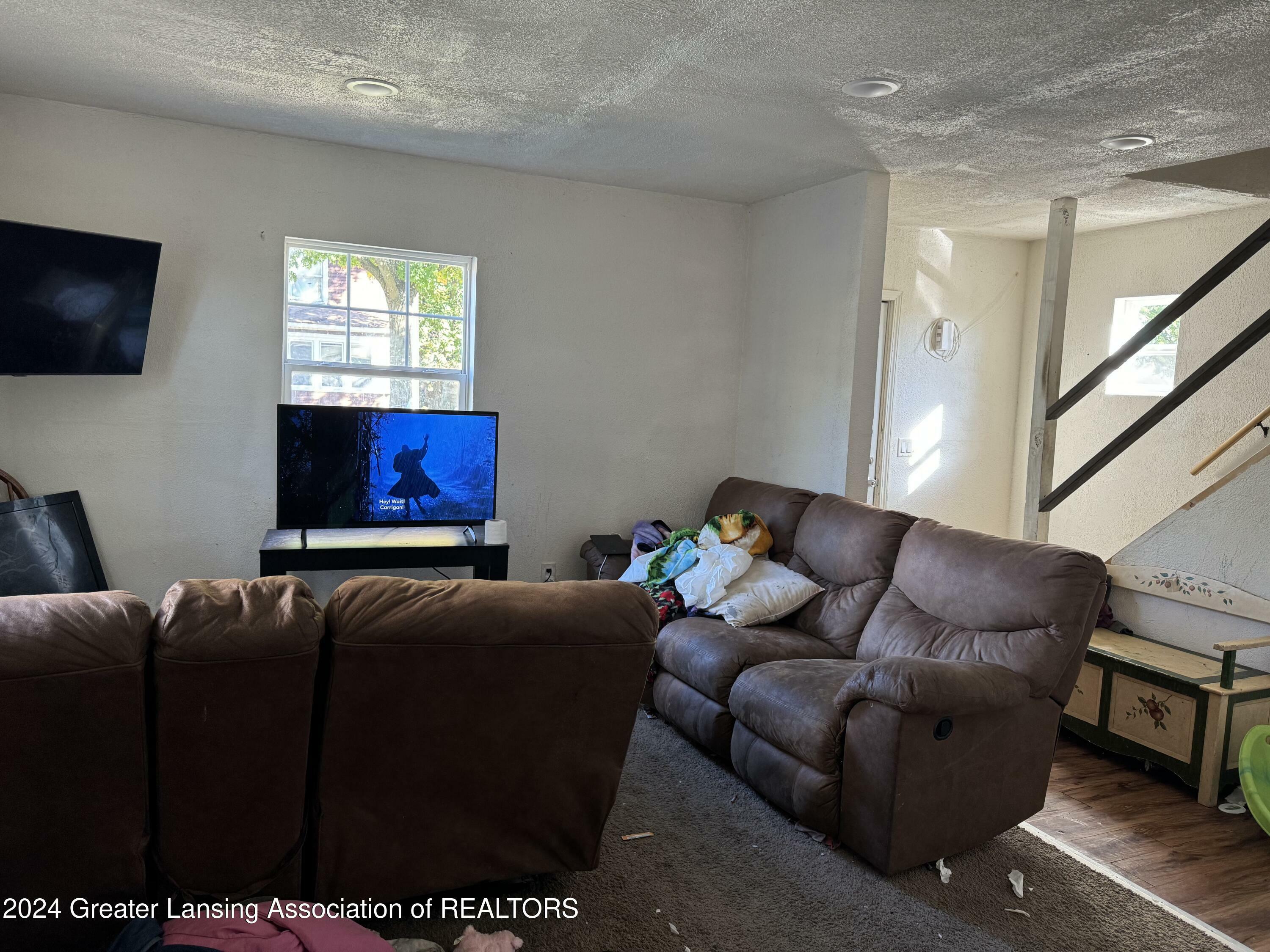 Property Photo:  1143 Ballard Street  MI 48906 