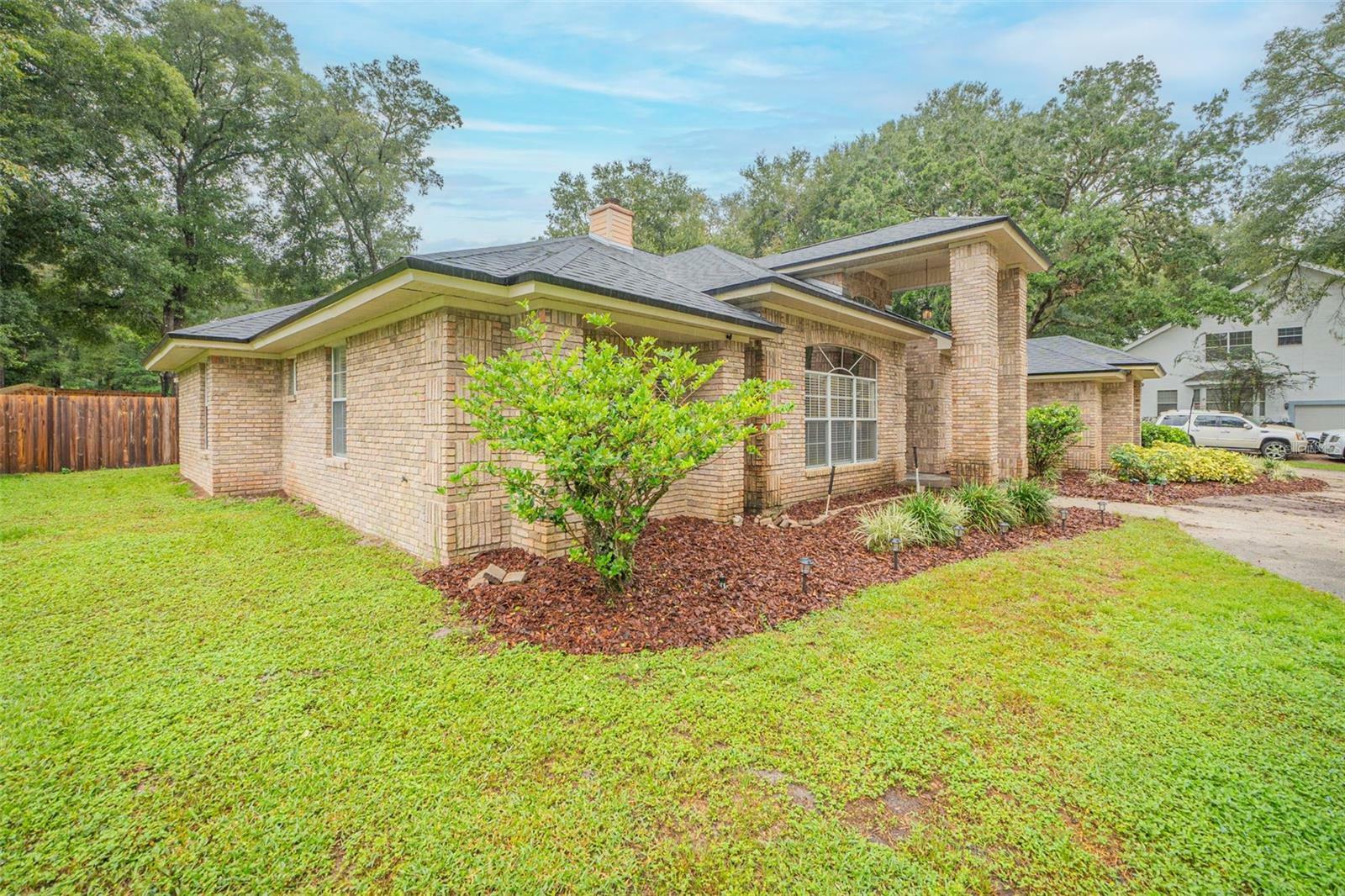 Property Photo:  1500 Wyngate Drive  FL 32724 