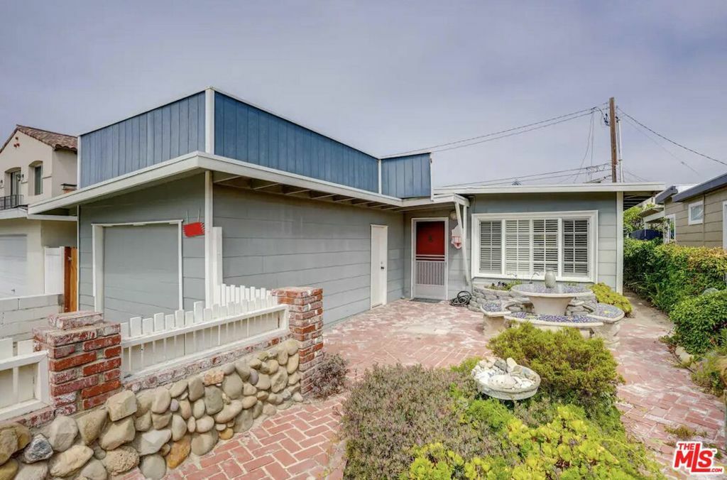 Property Photo:  145 San Fernando Avenue  CA 93035 