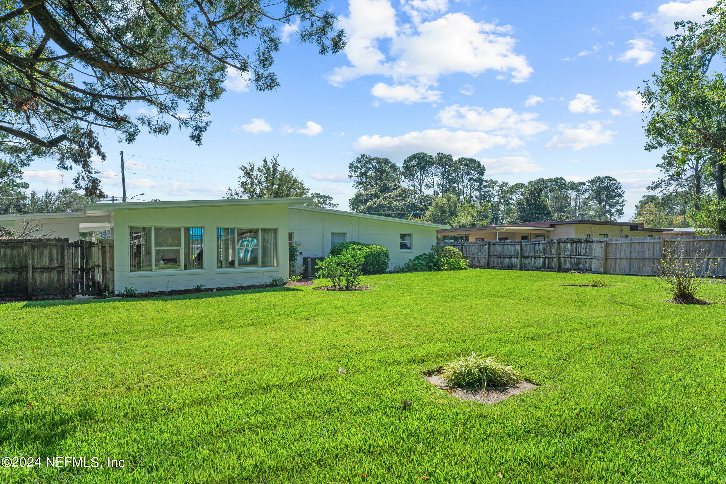 Property Photo:  4743 Bankhead Avenue  FL 32207 