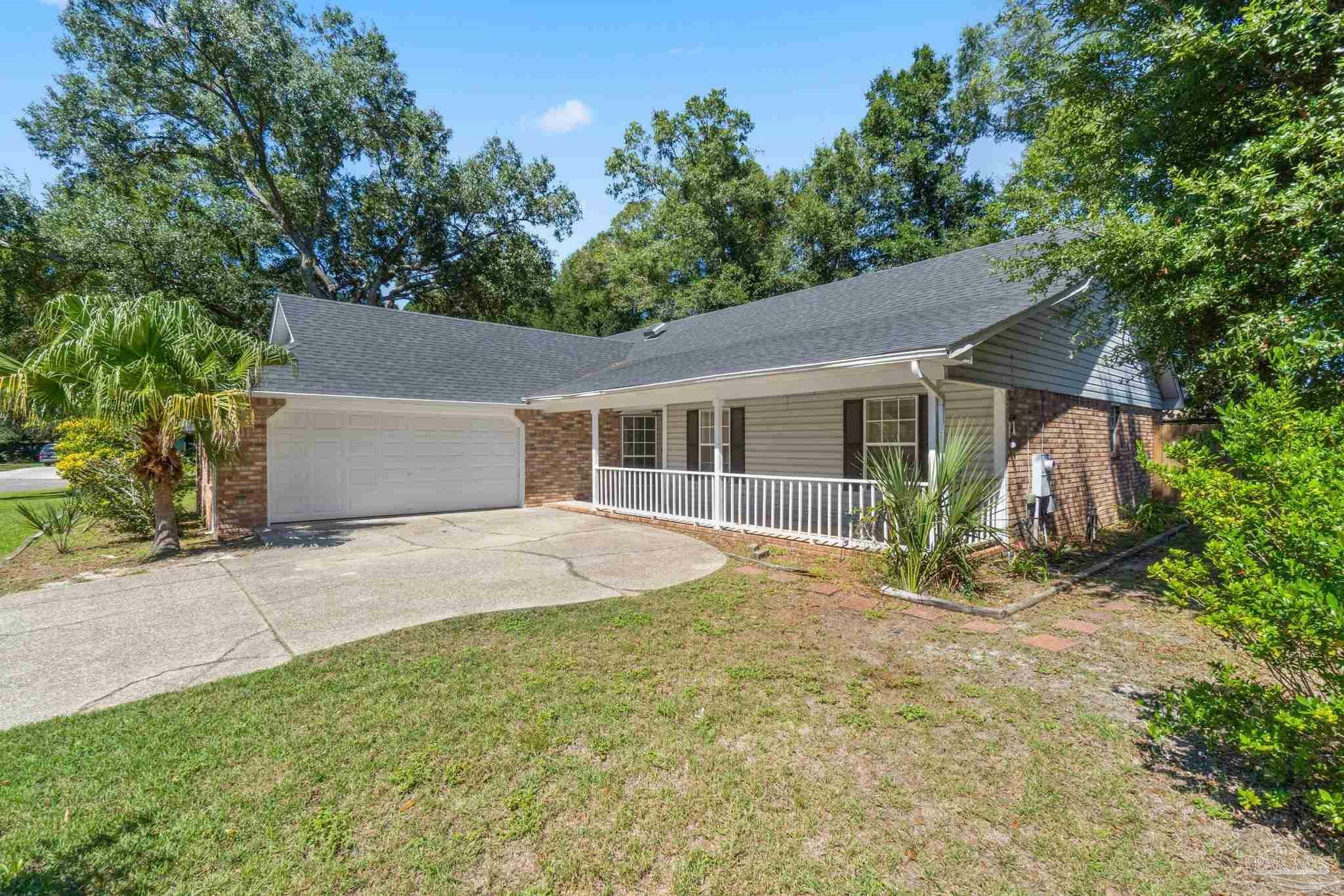 Property Photo:  2746 Chickering Rd  FL 32514 