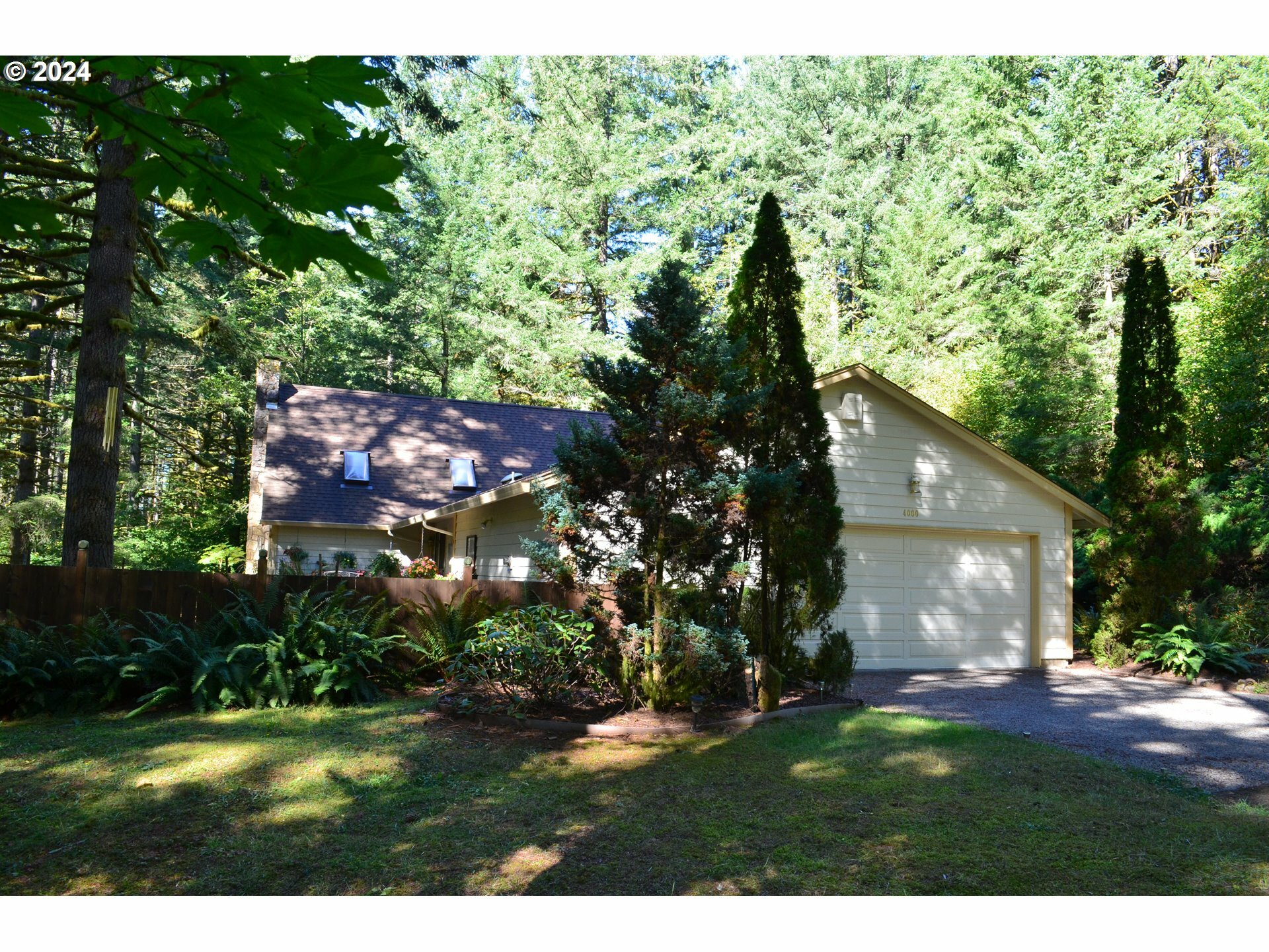 Property Photo:  4000 NE Matney Rd  WA 98607 