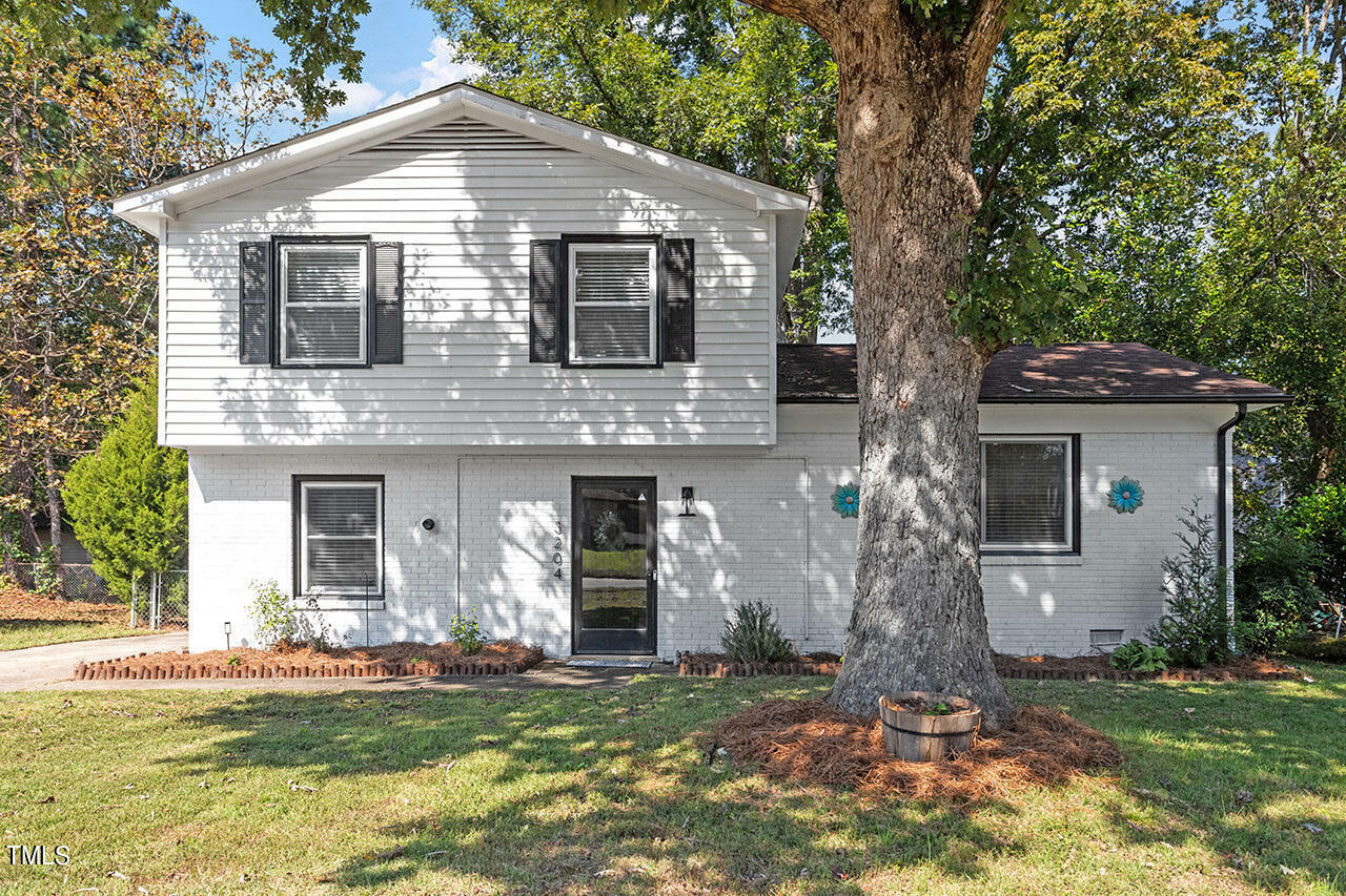 Property Photo:  3204 Idlewood Village Drive  NC 27610 