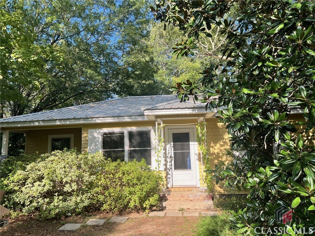 Property Photo:  1360 Boulevard Avenue  GA 30601 