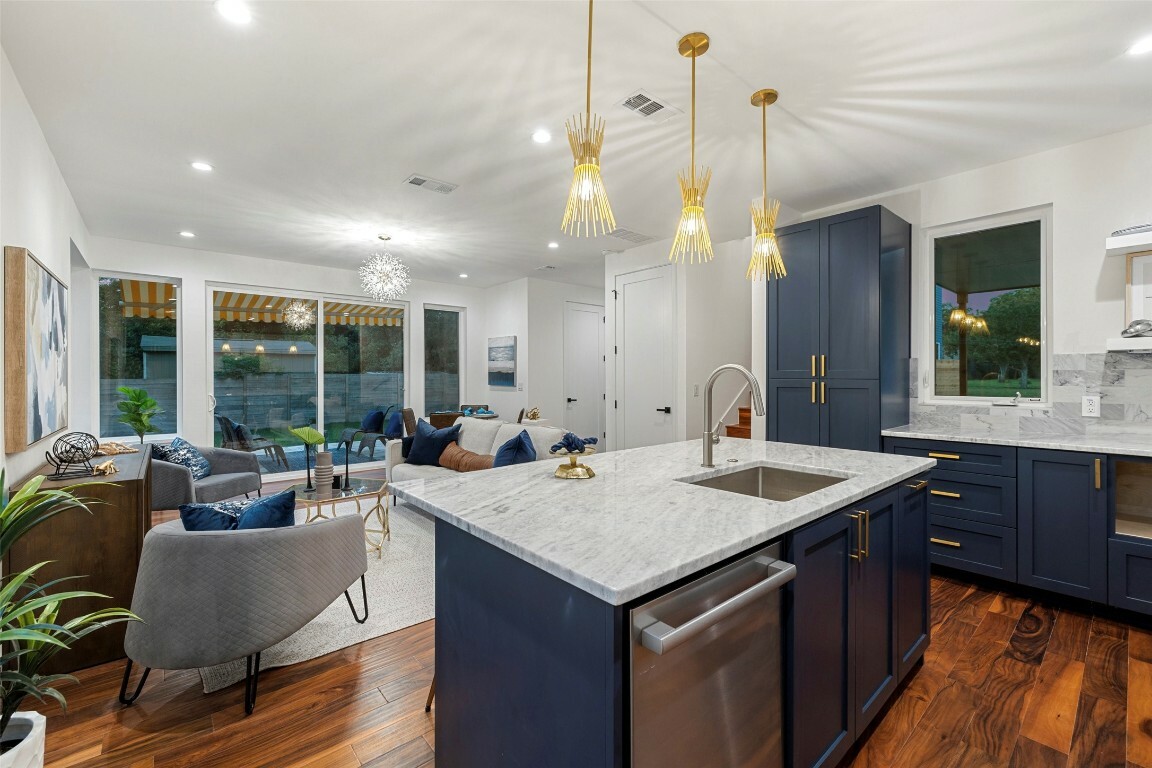 Property Photo: 7603 Creston Ln 2 TX 78752