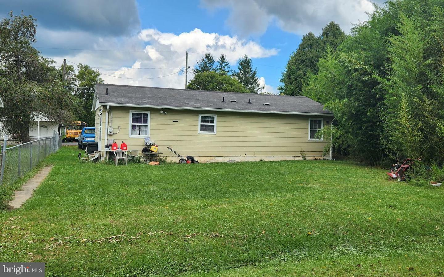 Property Photo:  148 Woodlawn Street  WV 24986 