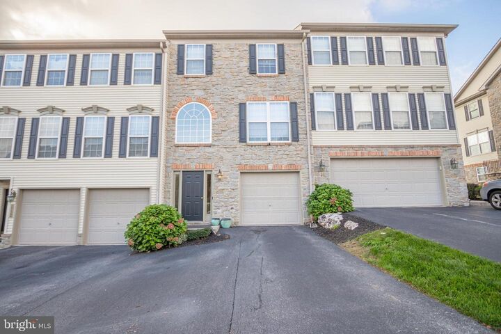 2730 Hunt Club Drive 2  York PA 17402 photo