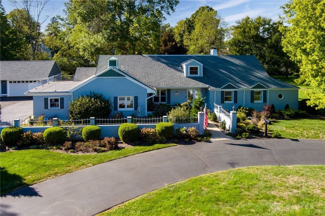 Property Photo: 3873 Ridgeway Road OH 45429