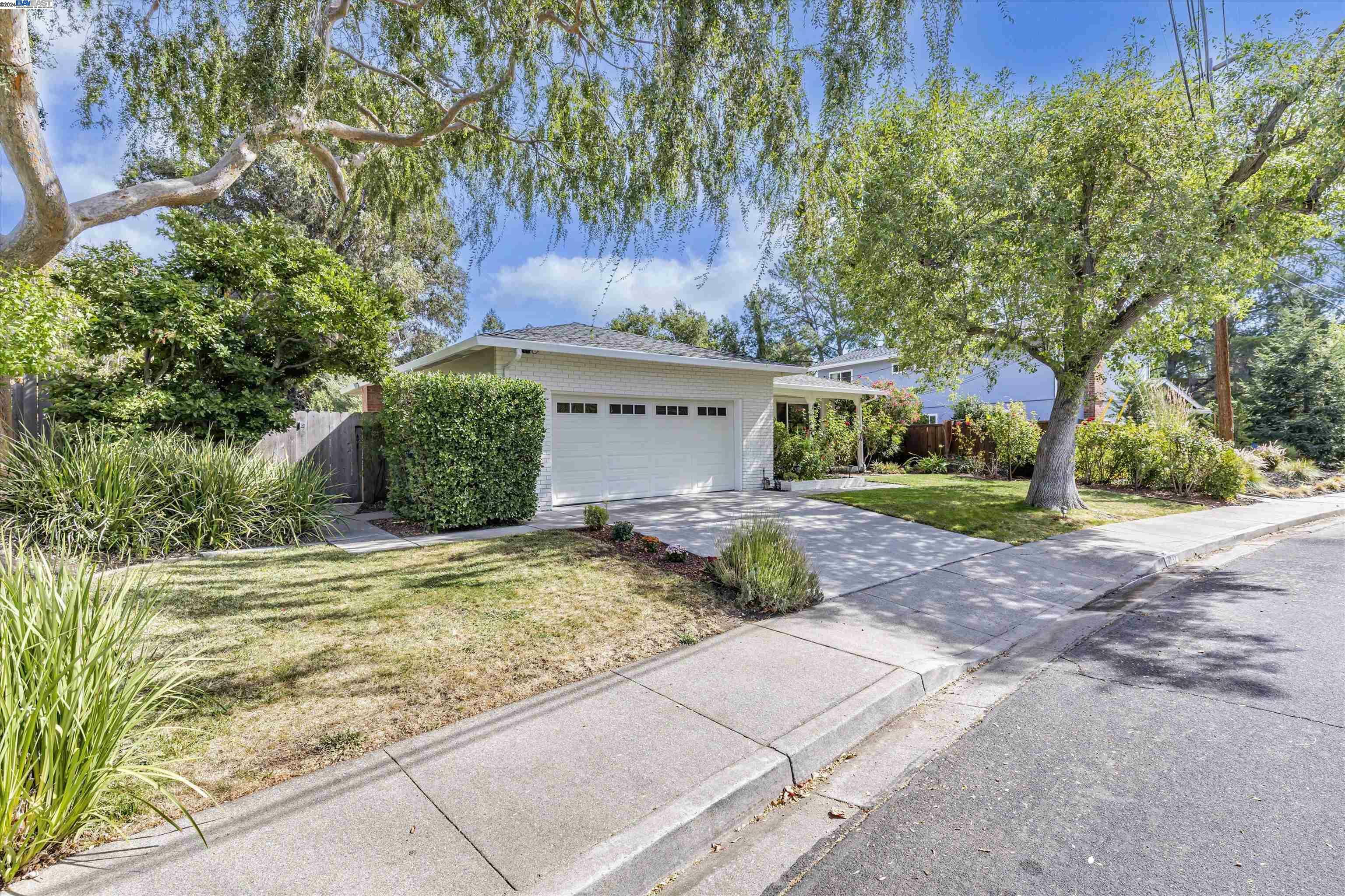 Property Photo:  1032 Leroy Ln  CA 94597 