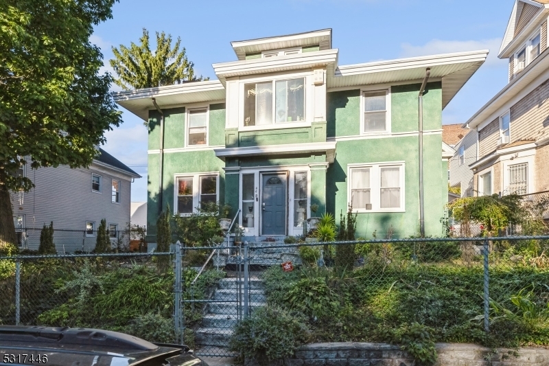 Property Photo:  869 S 13th St  NJ 07108 