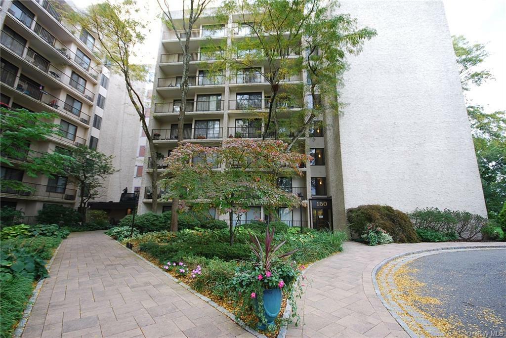 Property Photo:  150 Overlook Avenue 8L  NY 10566 