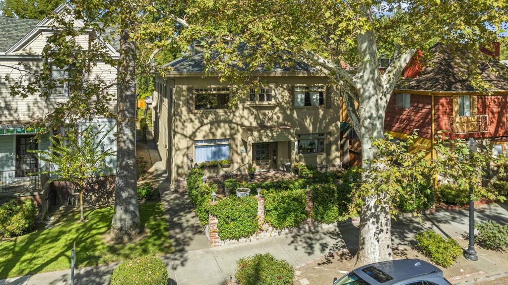 Property Photo: 2711 I Street CA 95816
