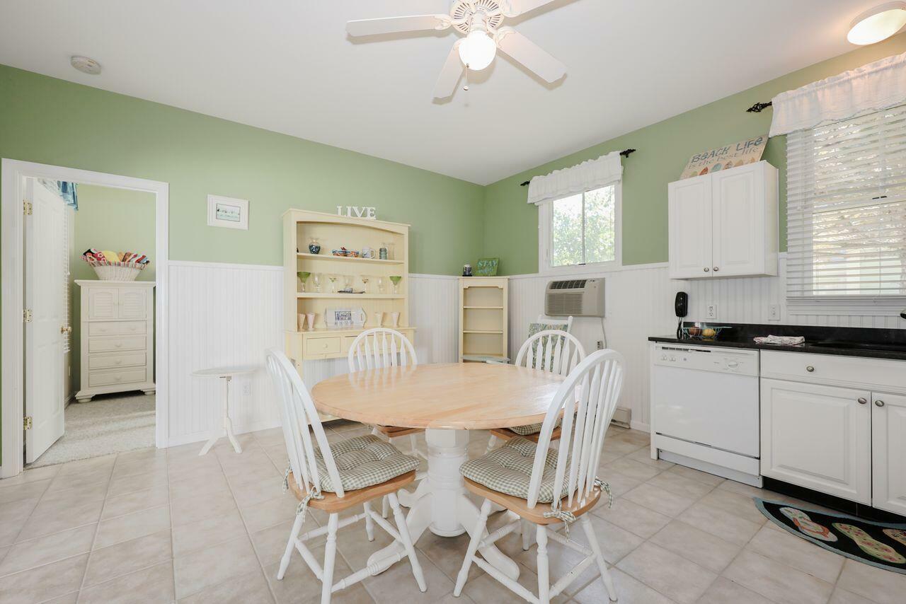 Property Photo: 454 Post Road 475 ME 04090