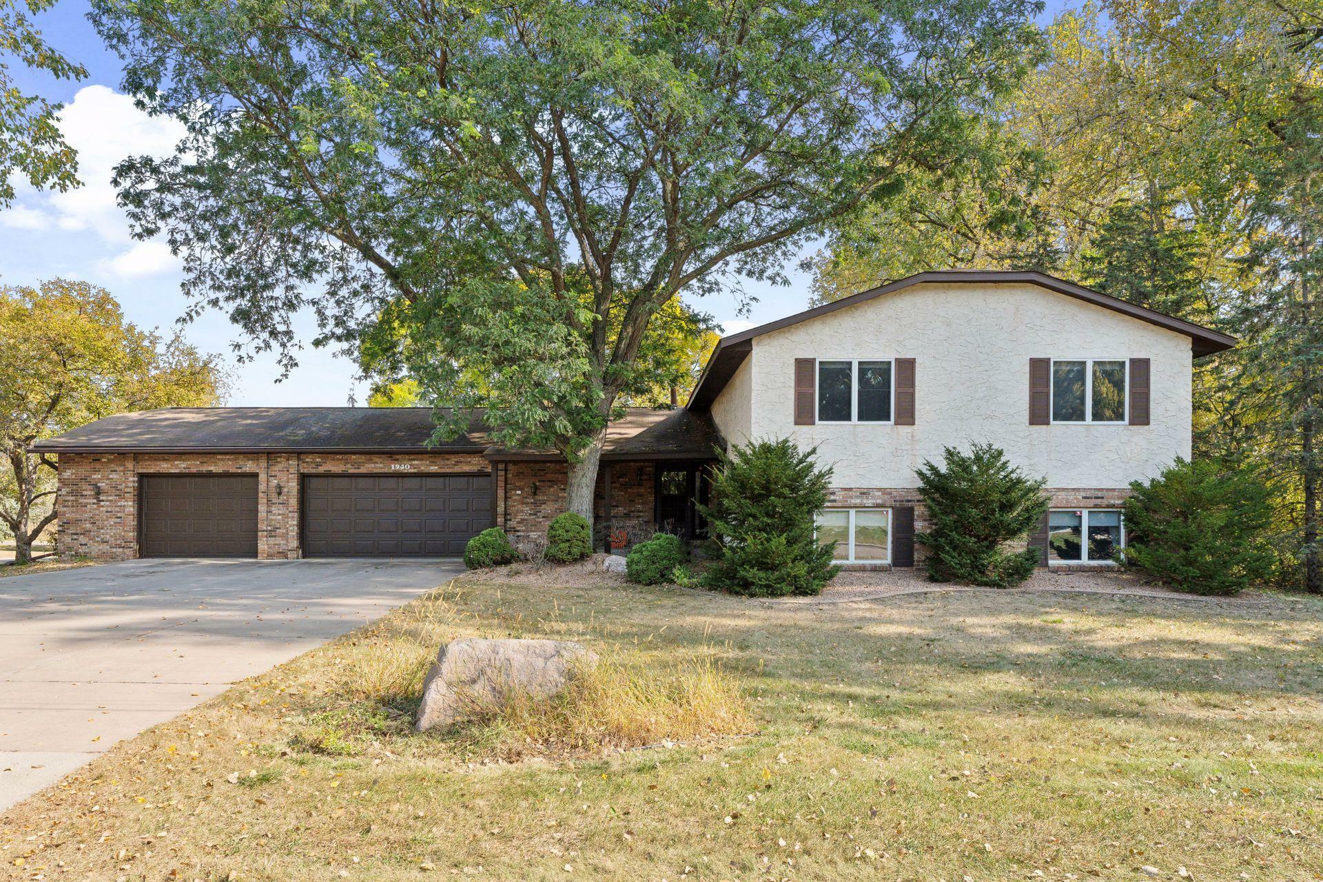 Property Photo:  1940 Hunter Lane  MN 55118 