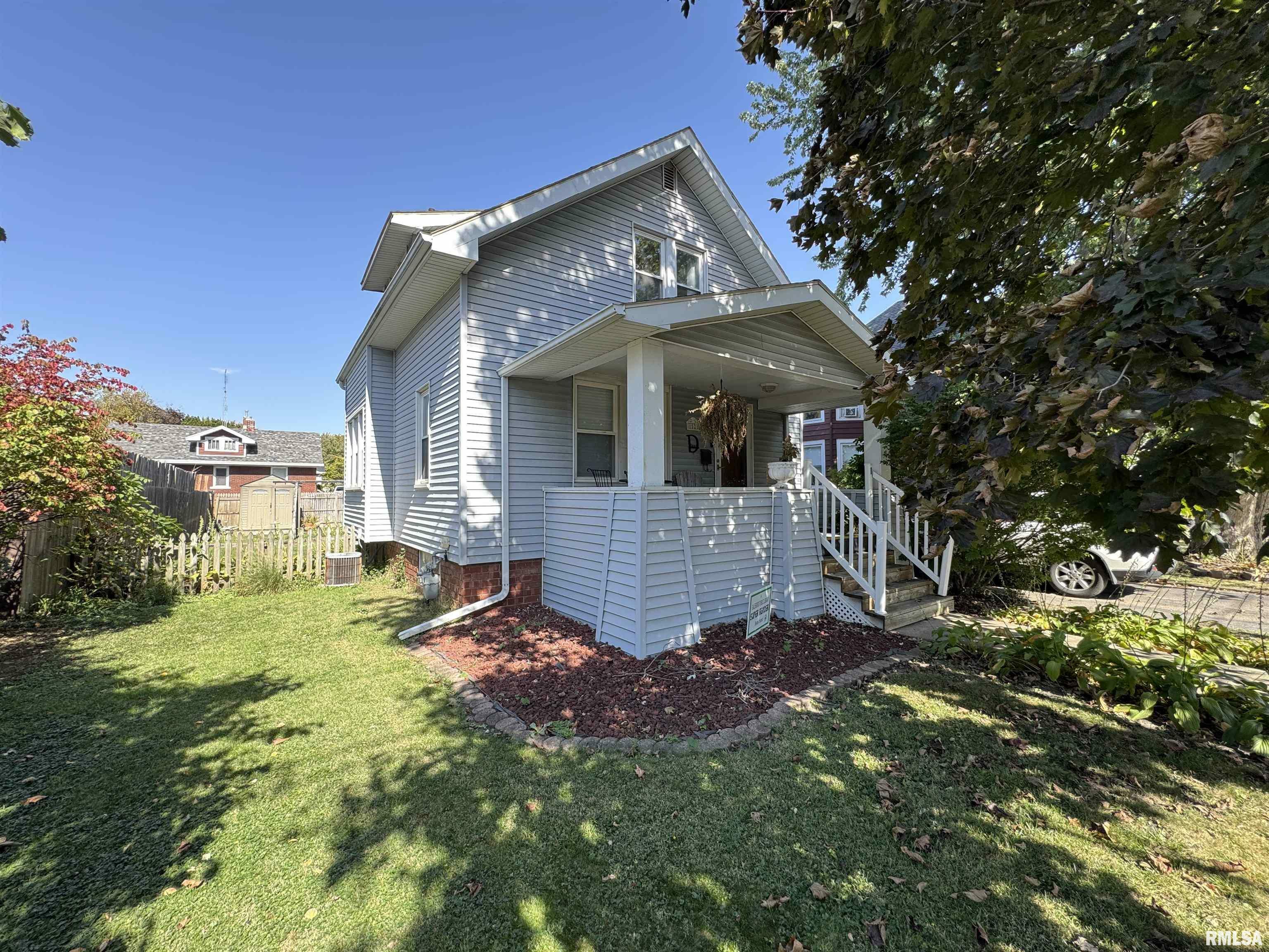 Property Photo:  1521 E Losey Street  IL 61401 