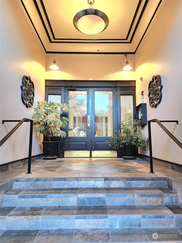 Property Photo:  714  Market Street 303  WA 98402 