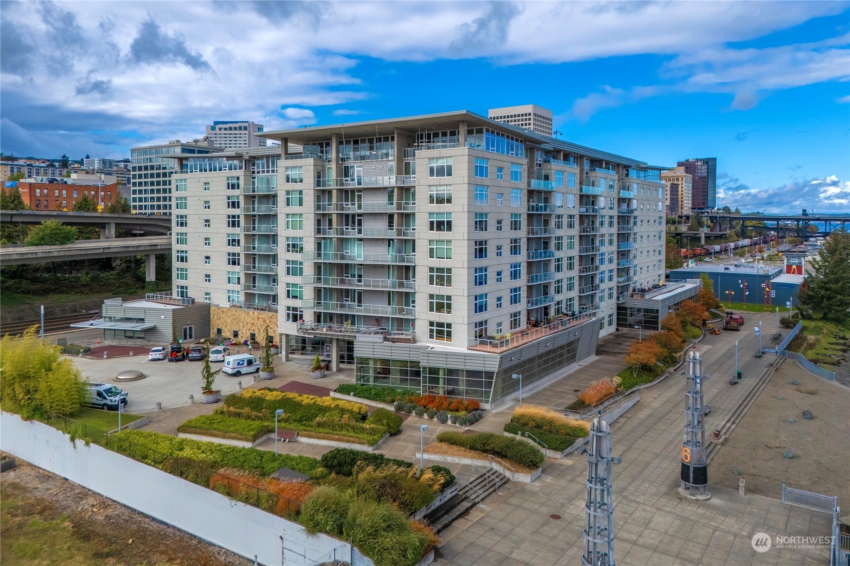 Property Photo:  1515 Dock Street 404  WA 98402 