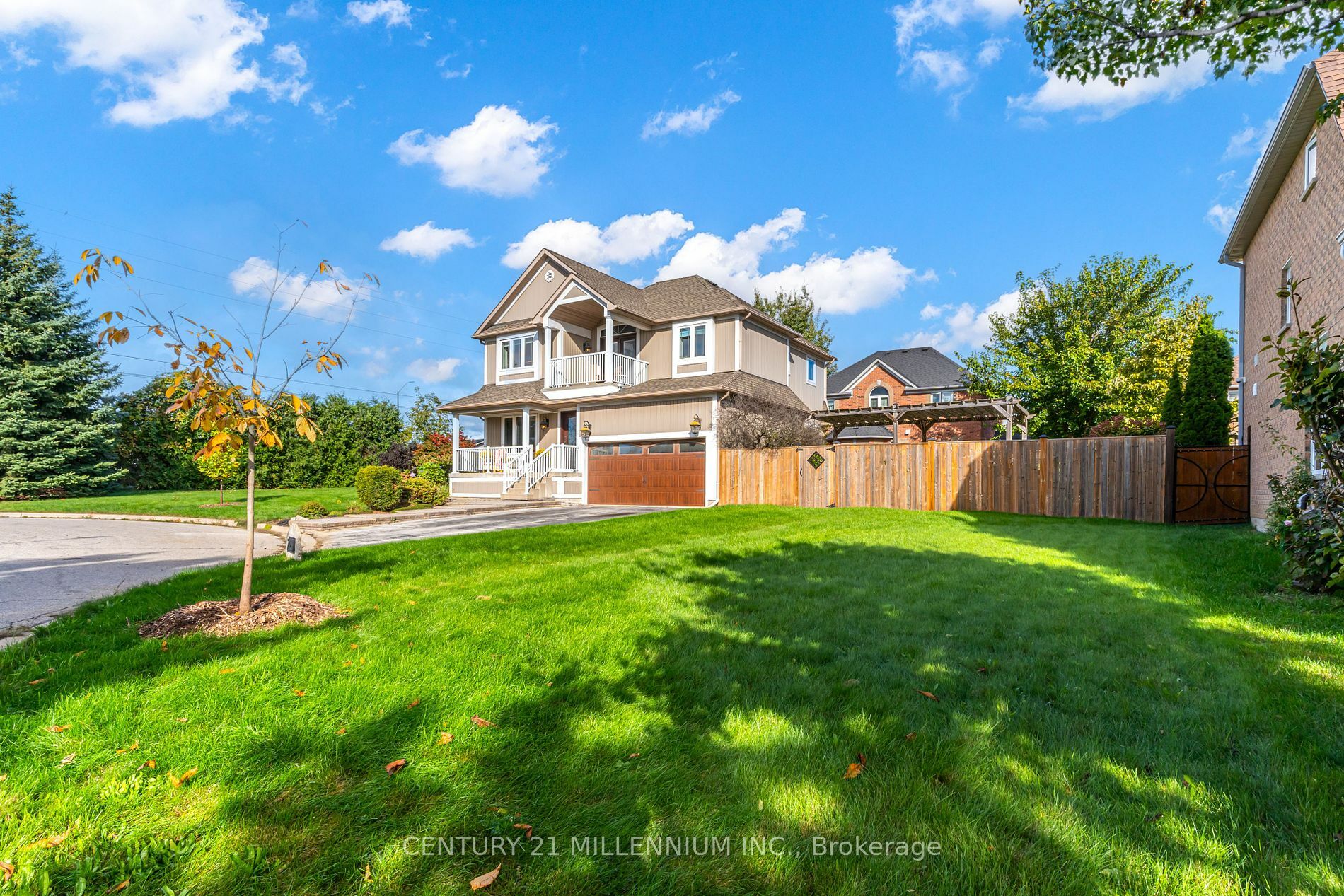 Property Photo:  7239 Dishley Crt  ON L5N 7X3 