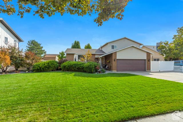 Property Photo:  2233 W Bonanza Ct  UT 84095 