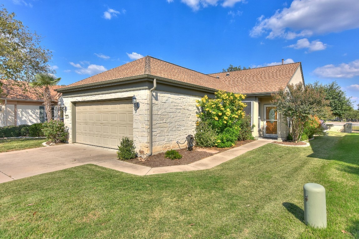 Property Photo:  313 Monument Hill Trail  TX 78633 