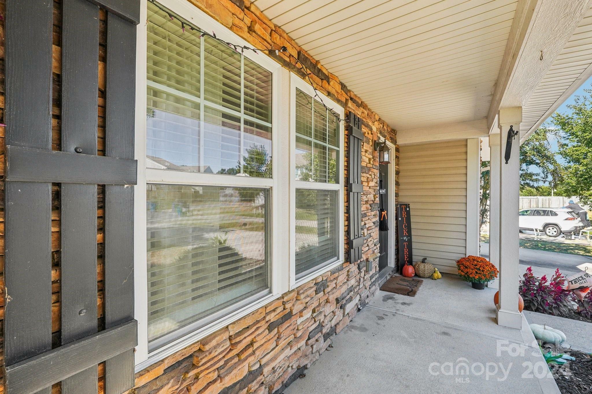 Property Photo:  905 Douglas Court  NC 28001 