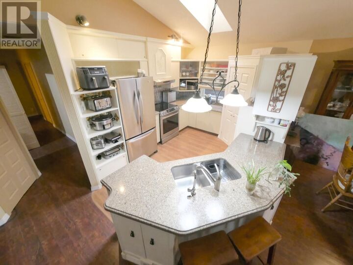 Property Photo: 930 China Creek Road BC V0G 1G0
