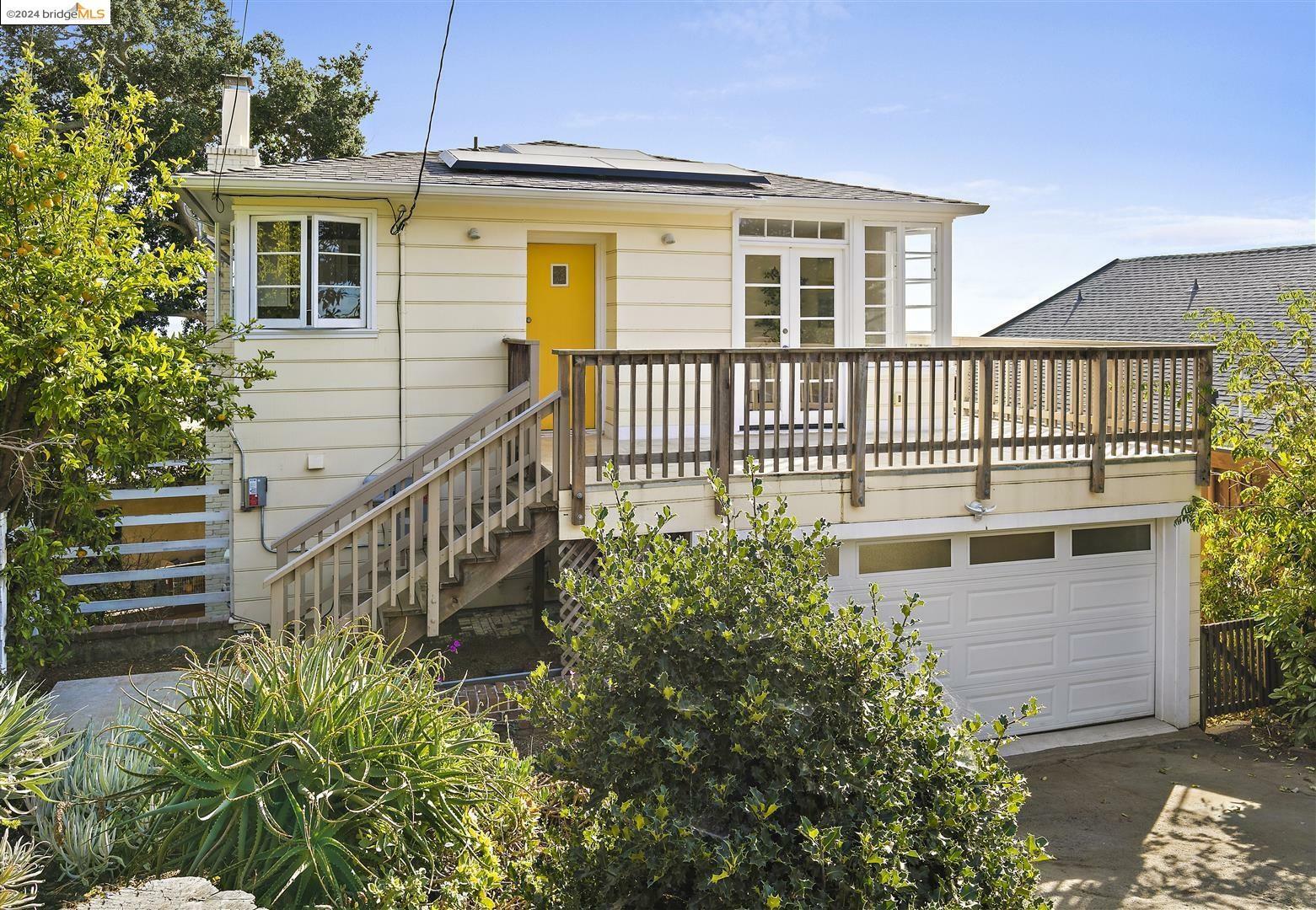 Property Photo:  358 Panoramic  CA 94704 