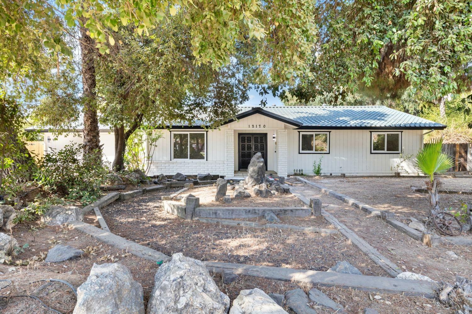 Property Photo:  12170 Charlton Road  CA 93636 