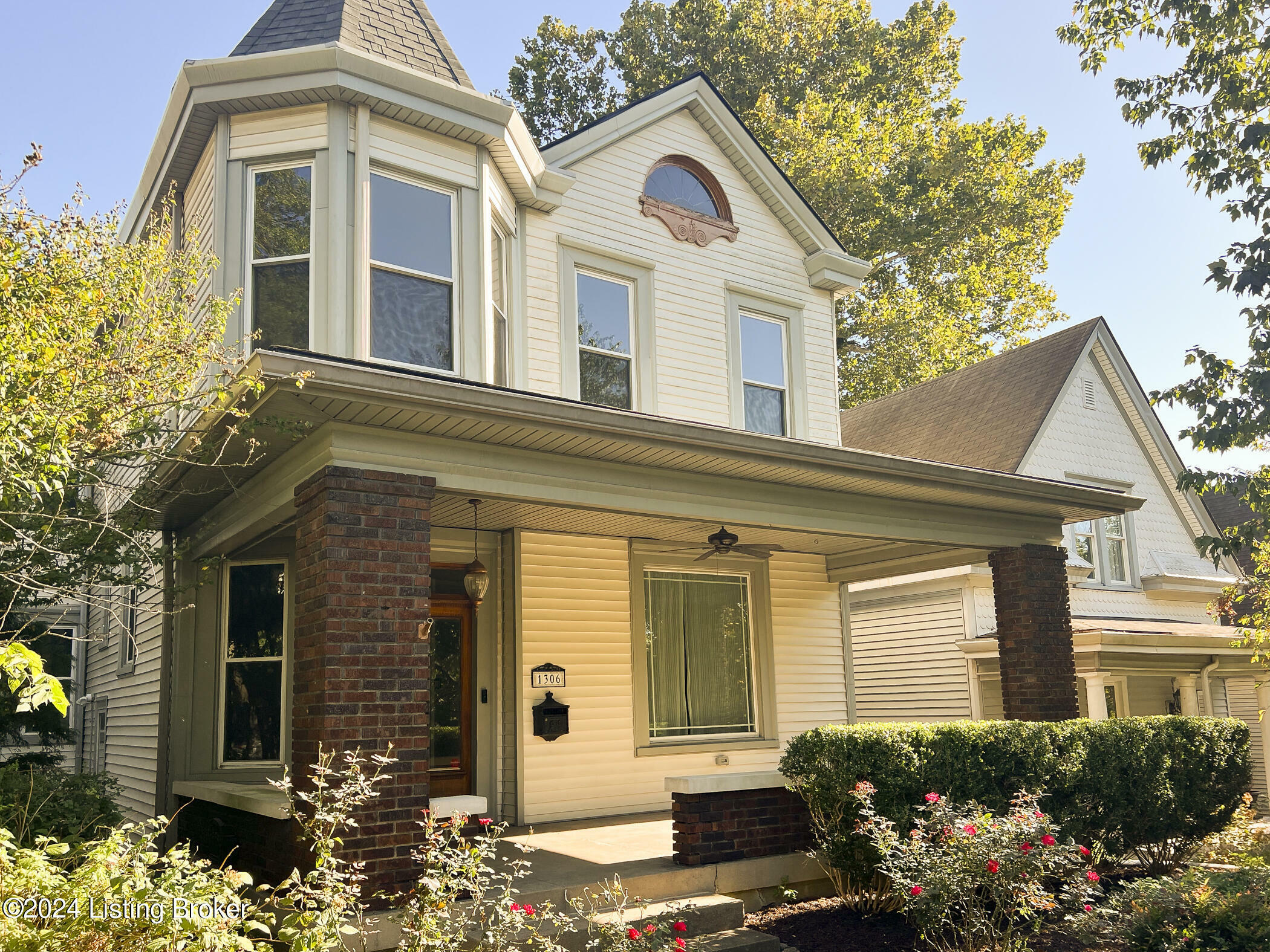 Property Photo:  1306 Hepburn Ave  KY 40204 