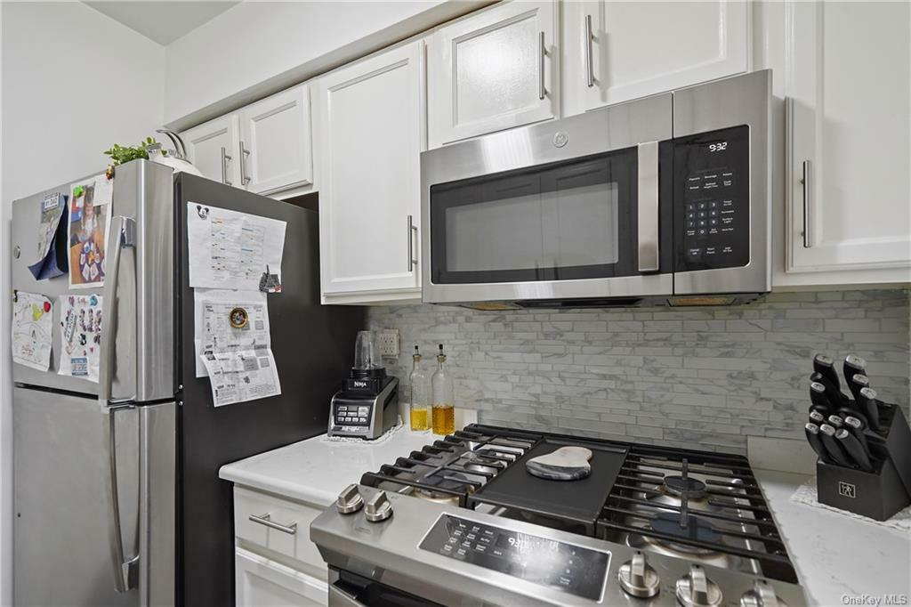 Property Photo:  77 Carpenter Avenue 1H  NY 10549 