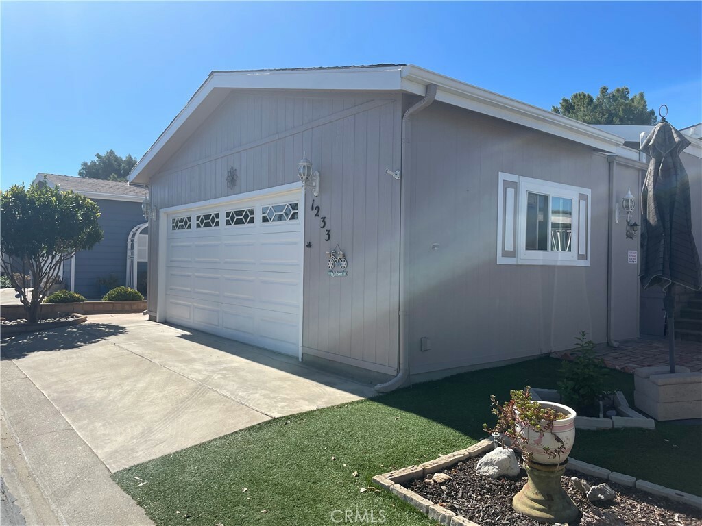 Property Photo:  1233 Lodgepole Drive  CA 92545 