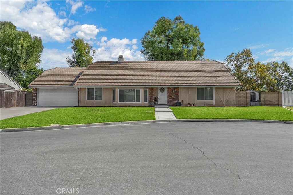 Property Photo:  5130 Webb Place  CA 92886 