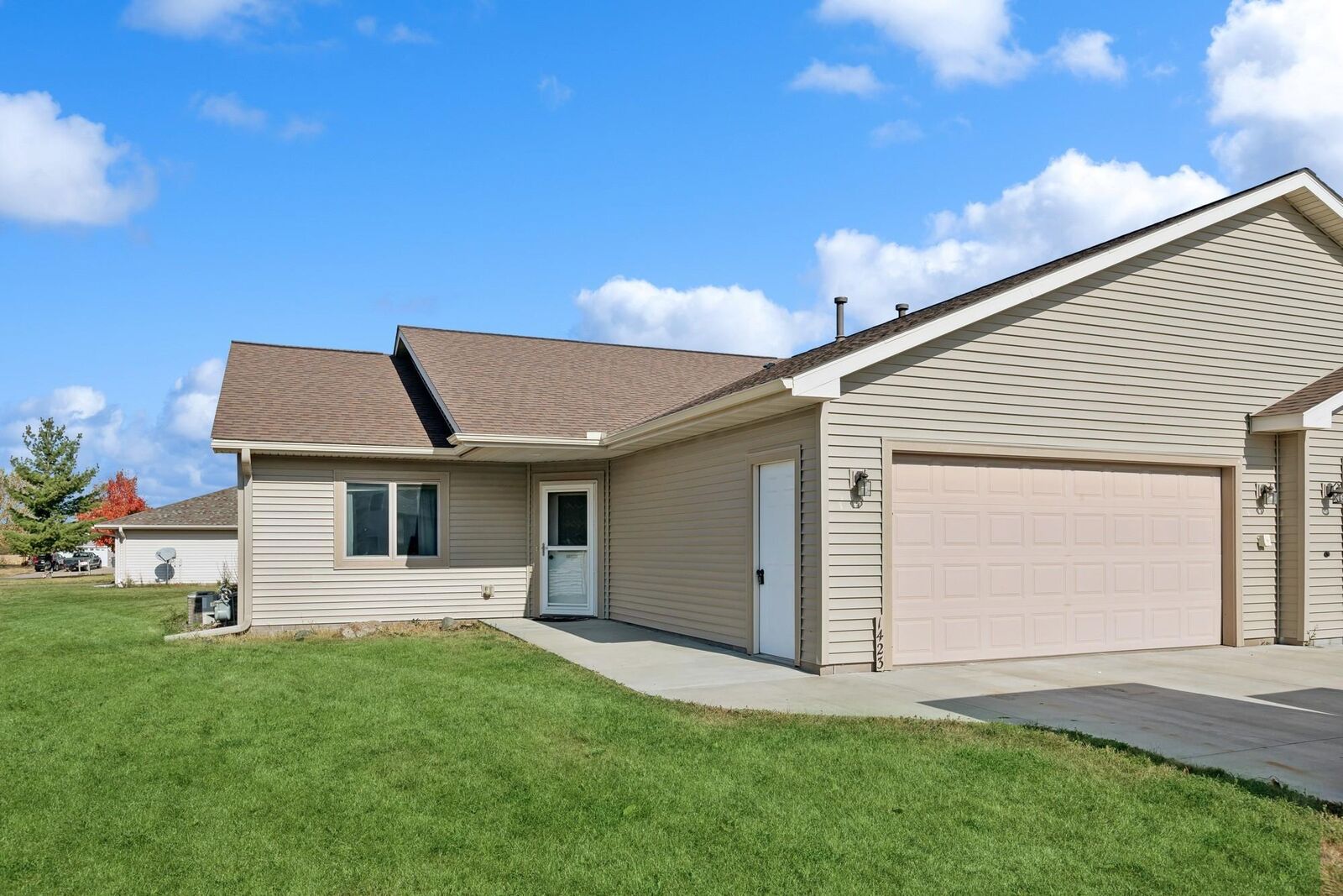 Property Photo:  1423 Summit Street  WI 54002 