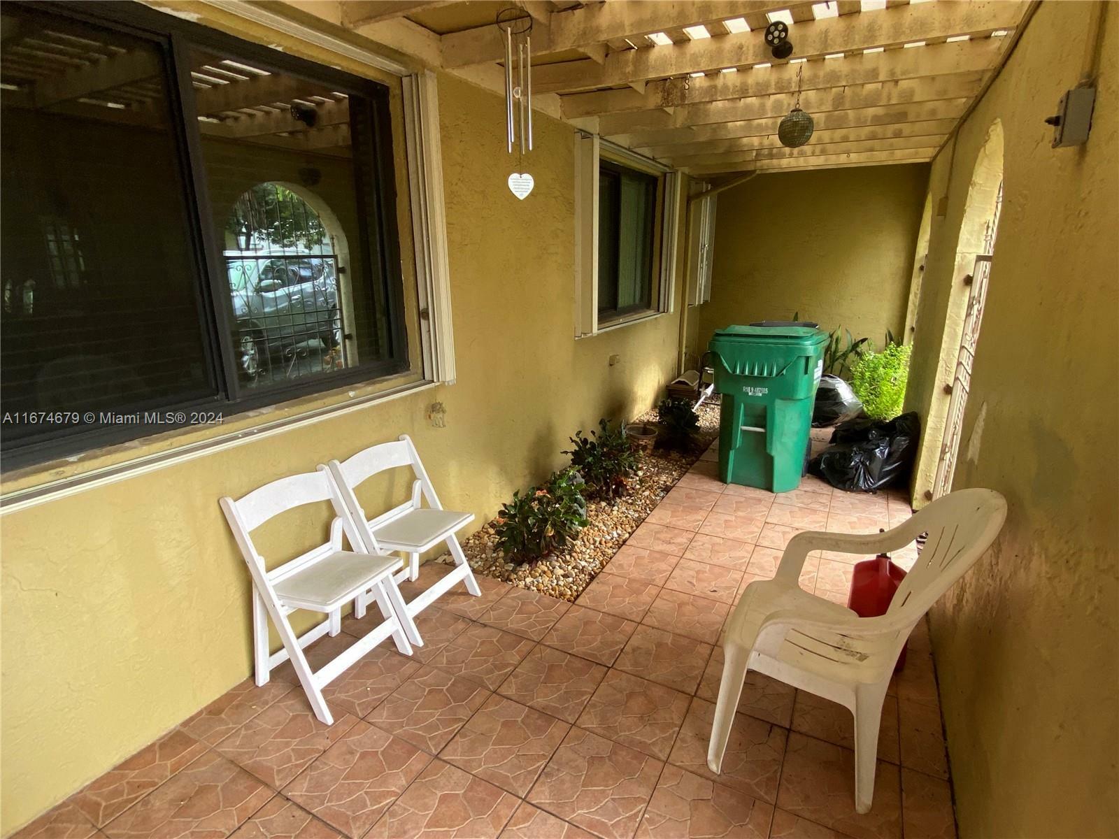 Property Photo:  16615 SW 93rd Ct  FL 33157 