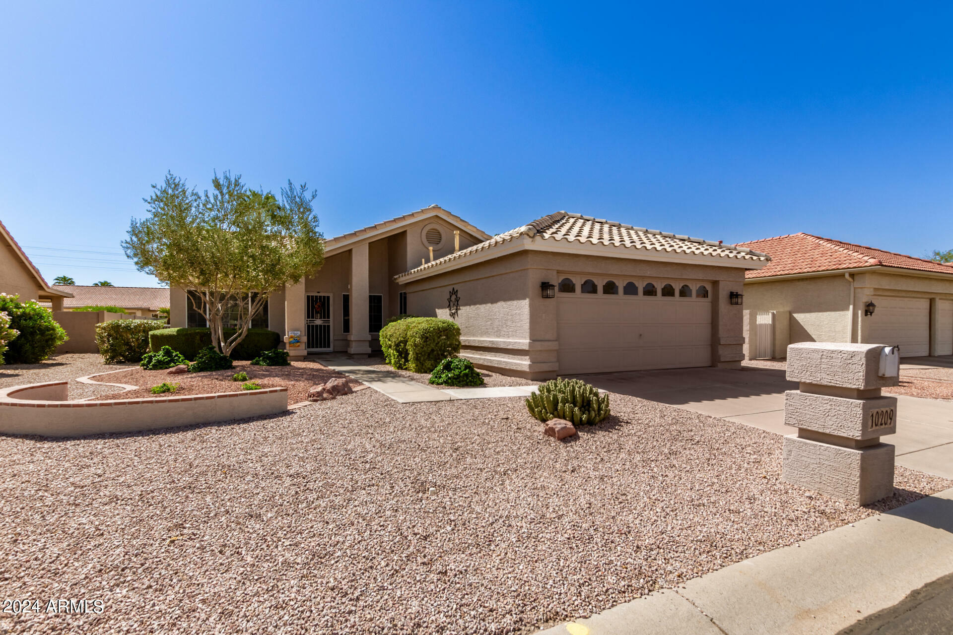 Property Photo:  10209 E Coopers Hawk Drive  AZ 85248 