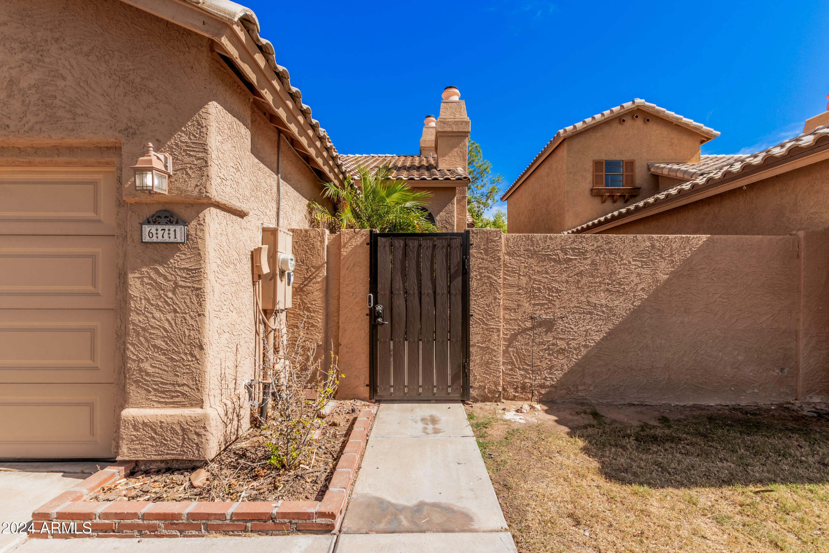 Property Photo:  671 N Maple Street  AZ 85226 