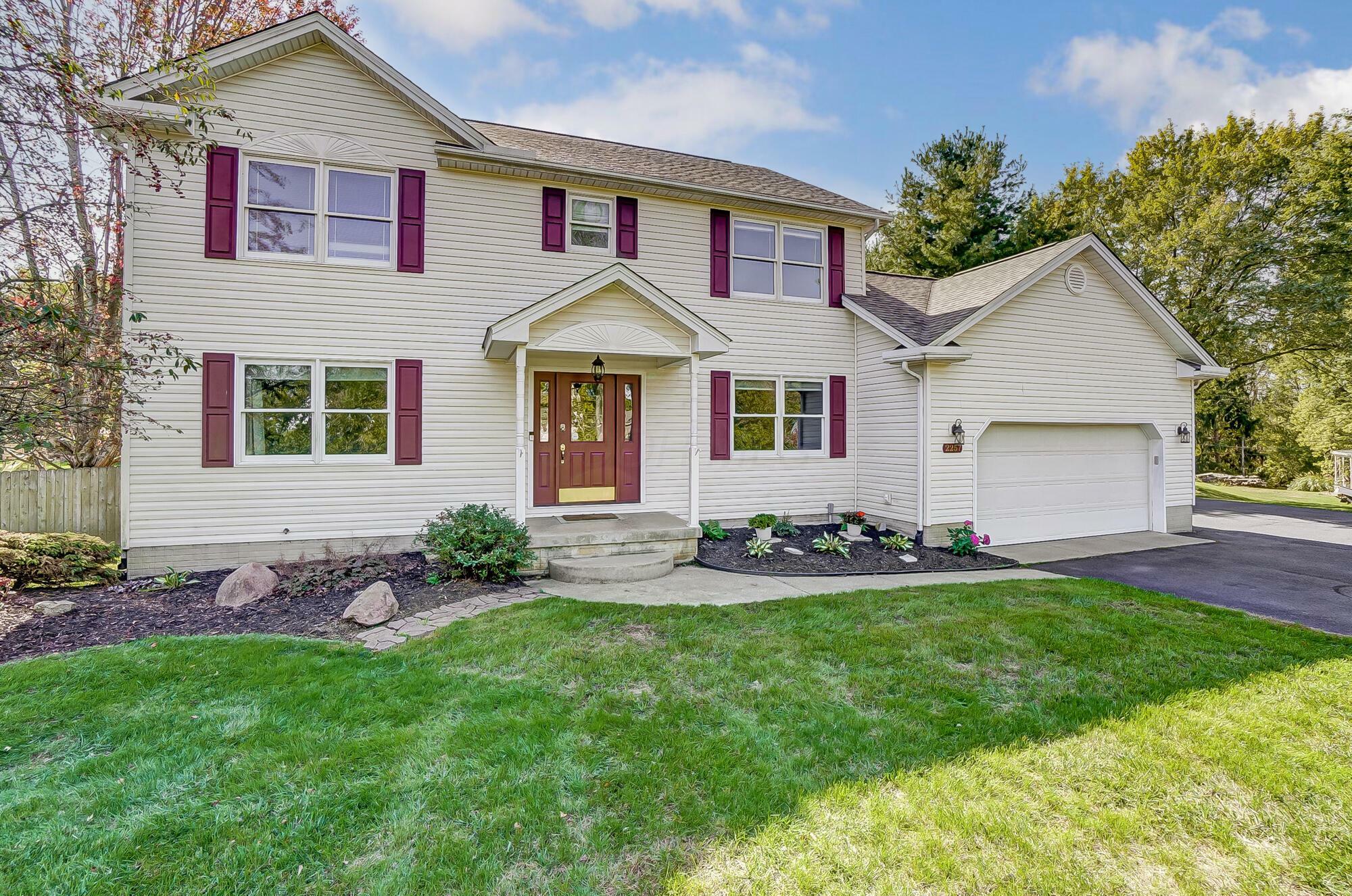 Property Photo:  2257 Rainbow Drive NE  OH 43130 