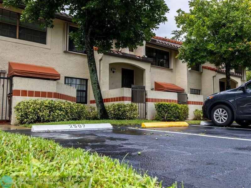 Property Photo:  2510 Congressional Way 2510  FL 33442 