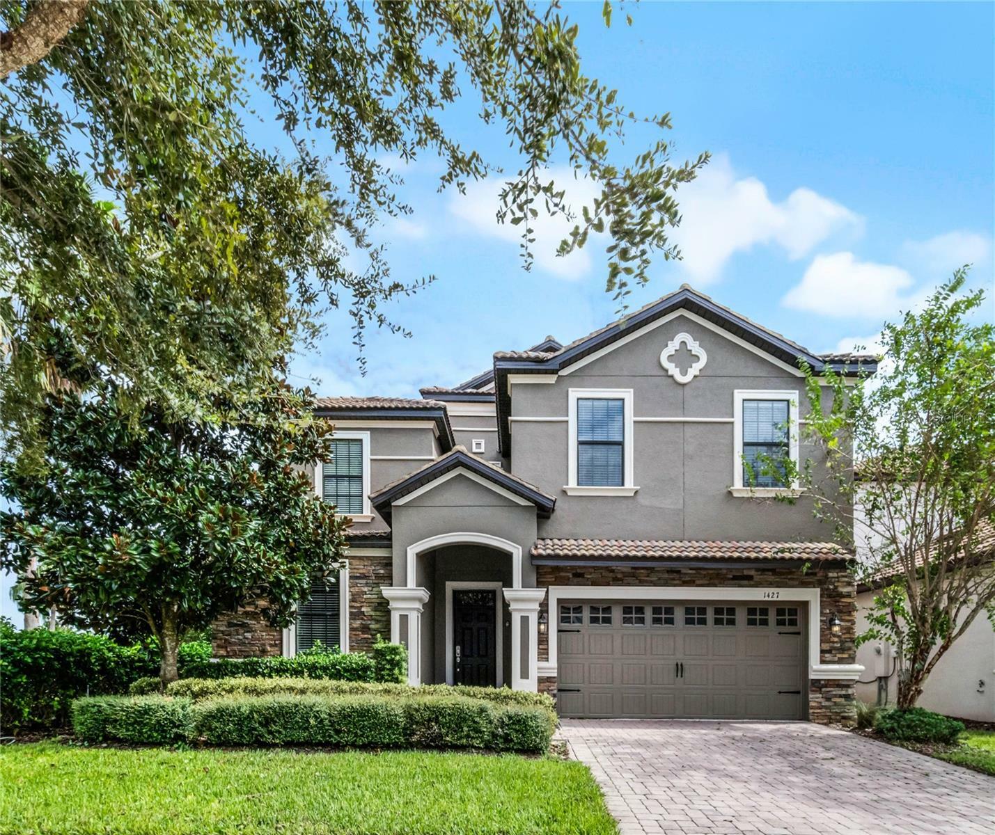 Property Photo:  1427 Rolling Fairway Drive  FL 33896 