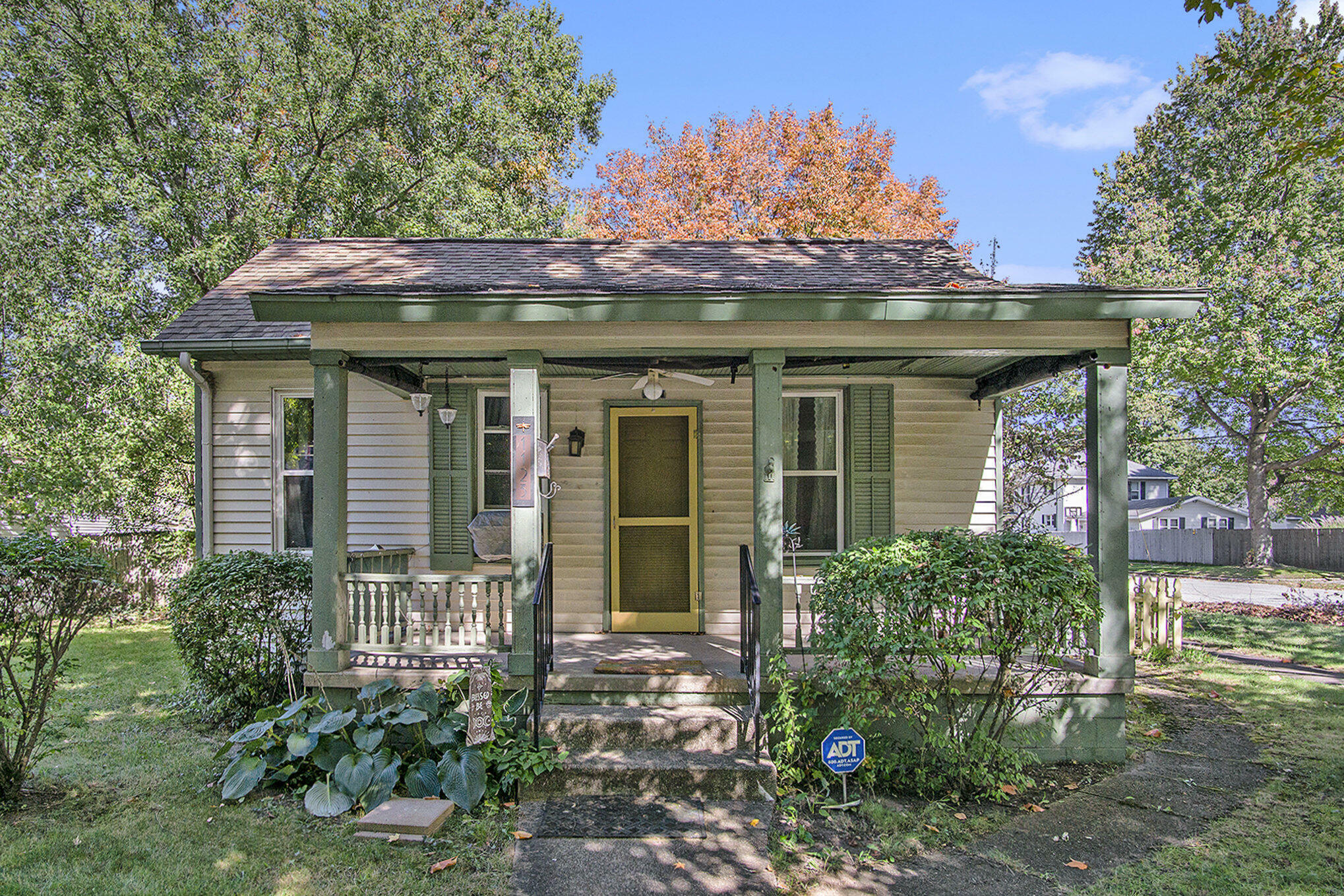 Property Photo: 1123 Regent Street MI 49120