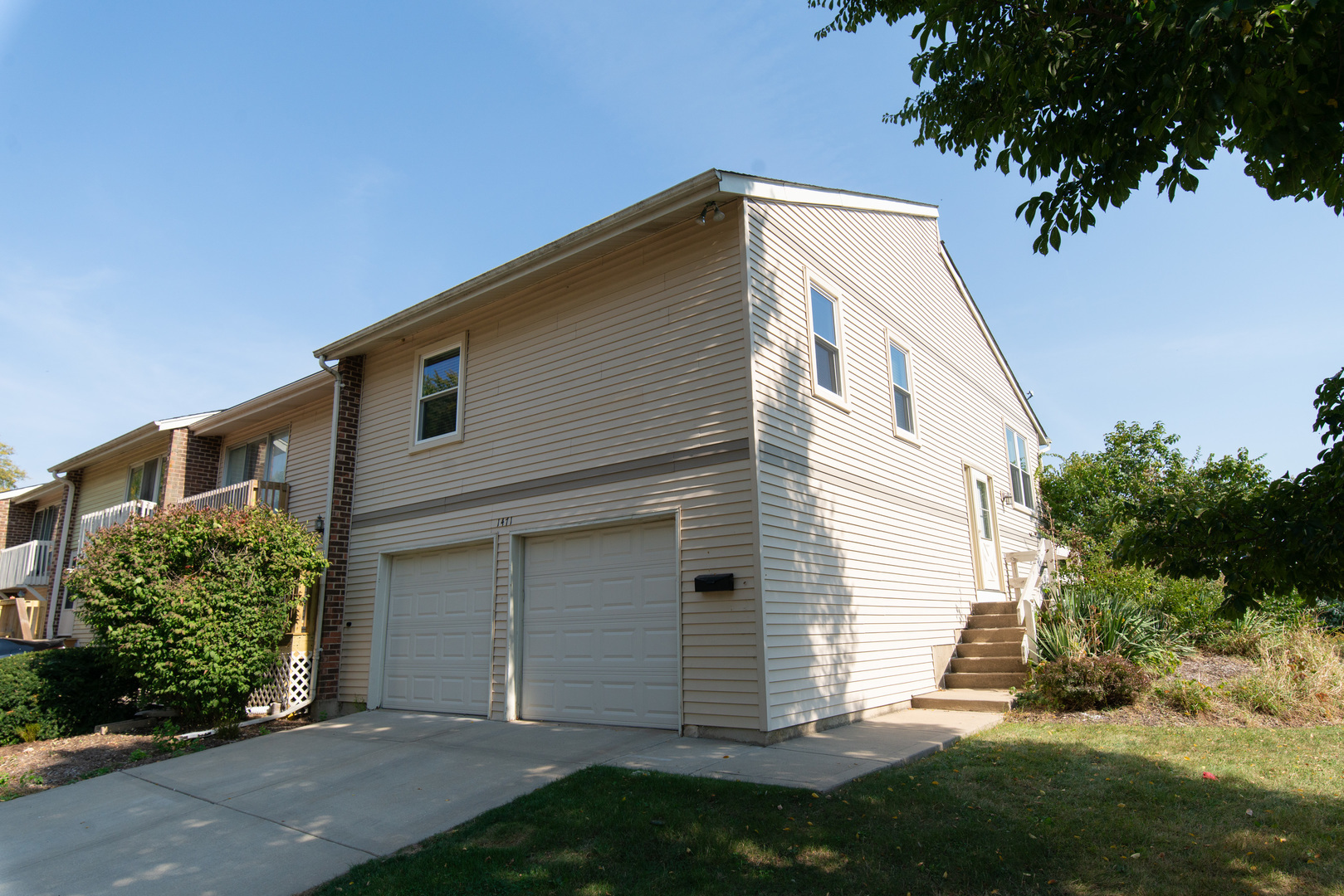 Property Photo:  1471 Elder Drive  IL 60506 