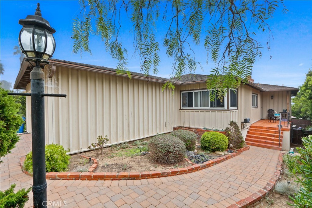 Property Photo:  8381 Zitola Terrace  CA 90293 