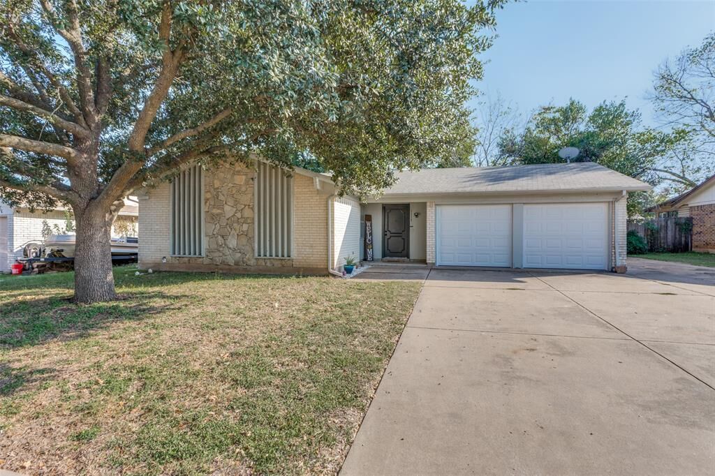 Property Photo: 1117 Lee Ann Street TX 76036