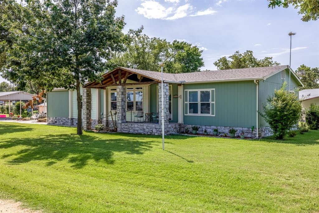 Property Photo: 713 Terrace Place OK 73086
