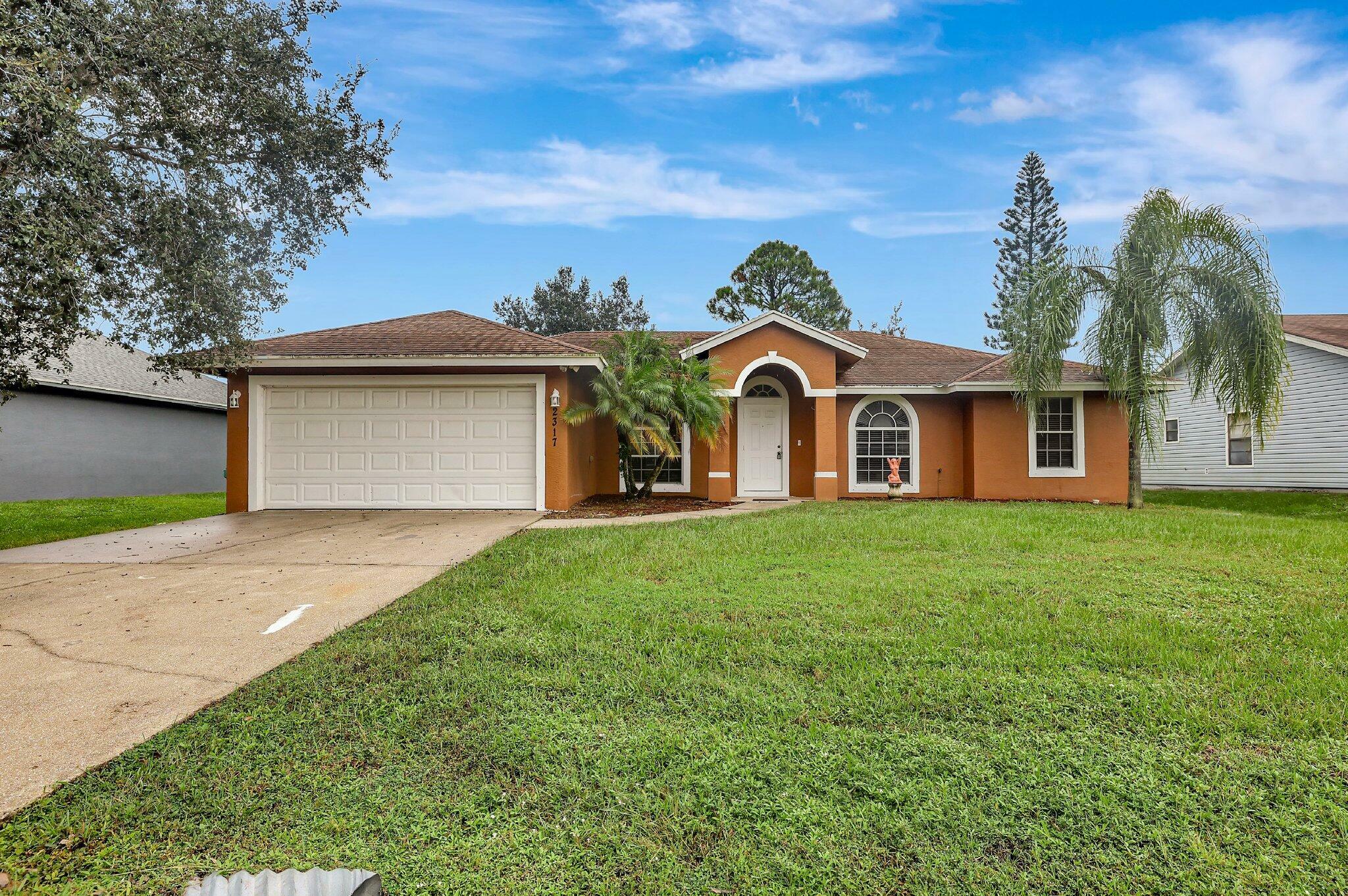 Property Photo:  2317 SE Watercrest Street  FL 34984 